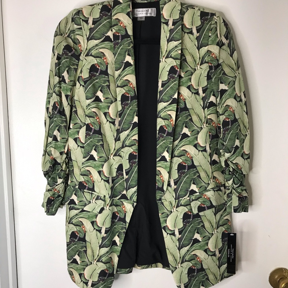 TAHARI Size 6 Palm Print Charmeuse Shawl Size 6